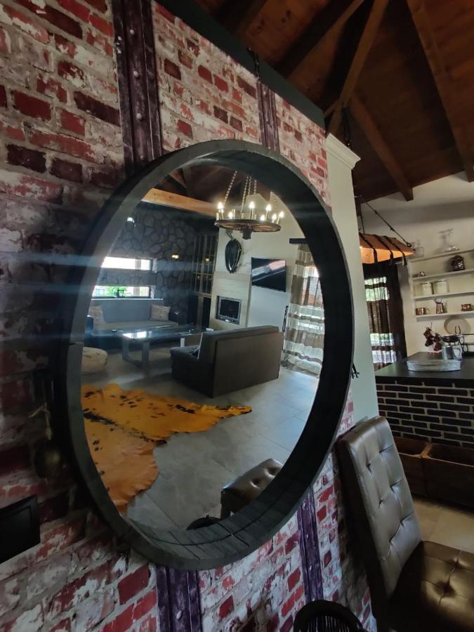 Vintage Lux Homes Vrasná Dış mekan fotoğraf