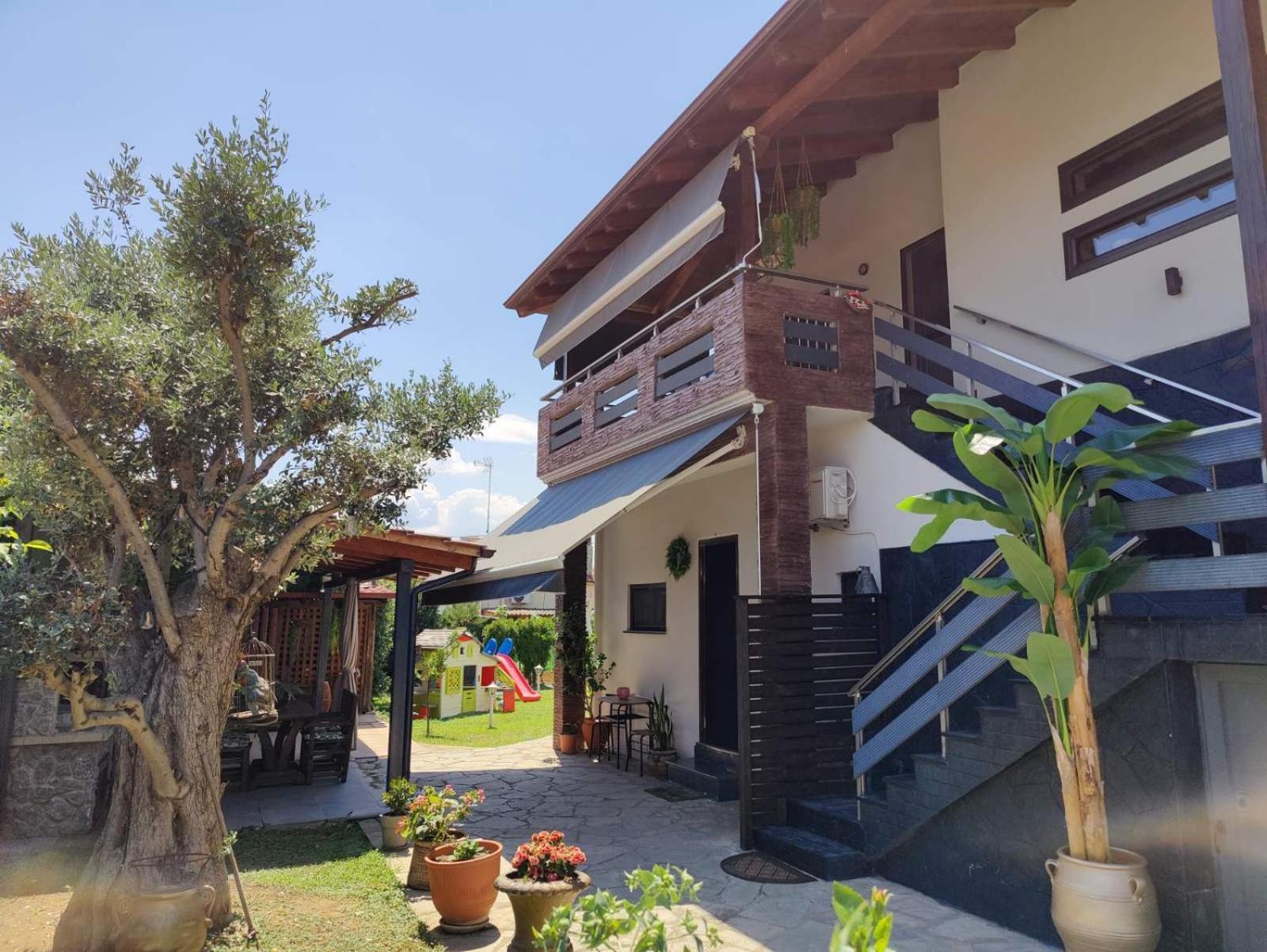 Vintage Lux Homes Vrasná Dış mekan fotoğraf